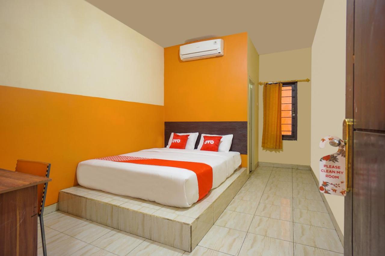 Super Oyo 2639 Oxy Townhouse Hotel Manado Exterior foto